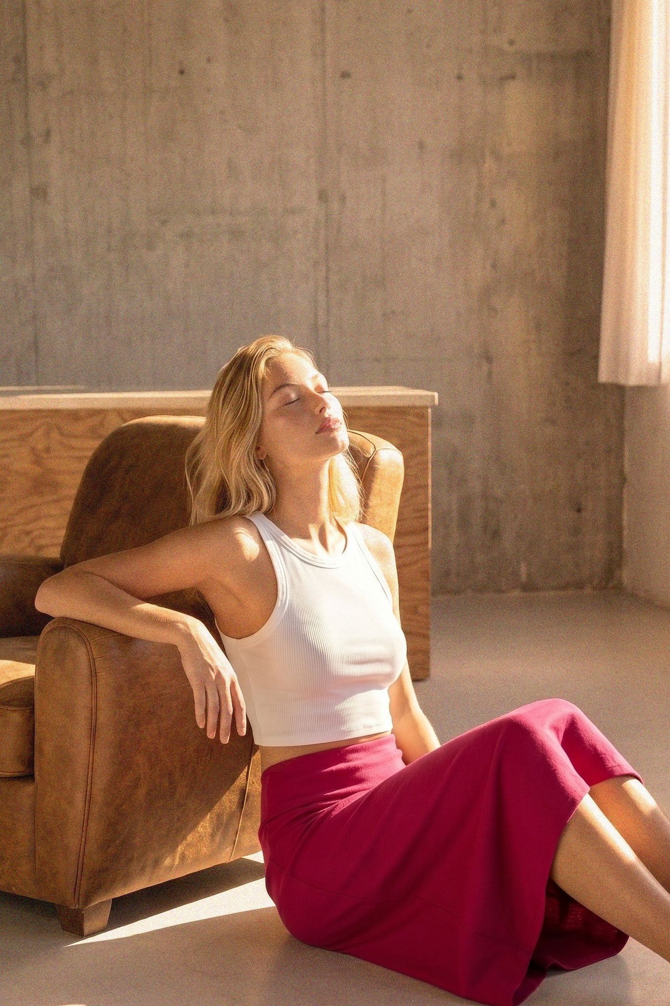 SLOANE - Image 4